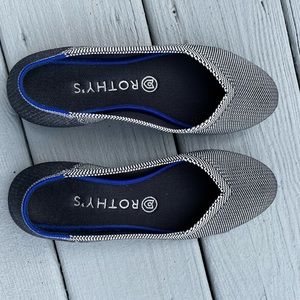 Rothy’s Women Shoes The Flat size 7.5. Grey and White Birdseye Round Toe